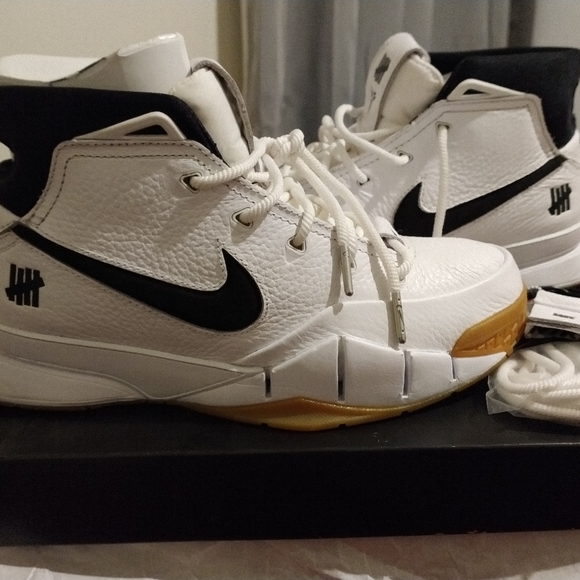 Nike Kobe undefeated size 6.5M - Picture 1 of 4